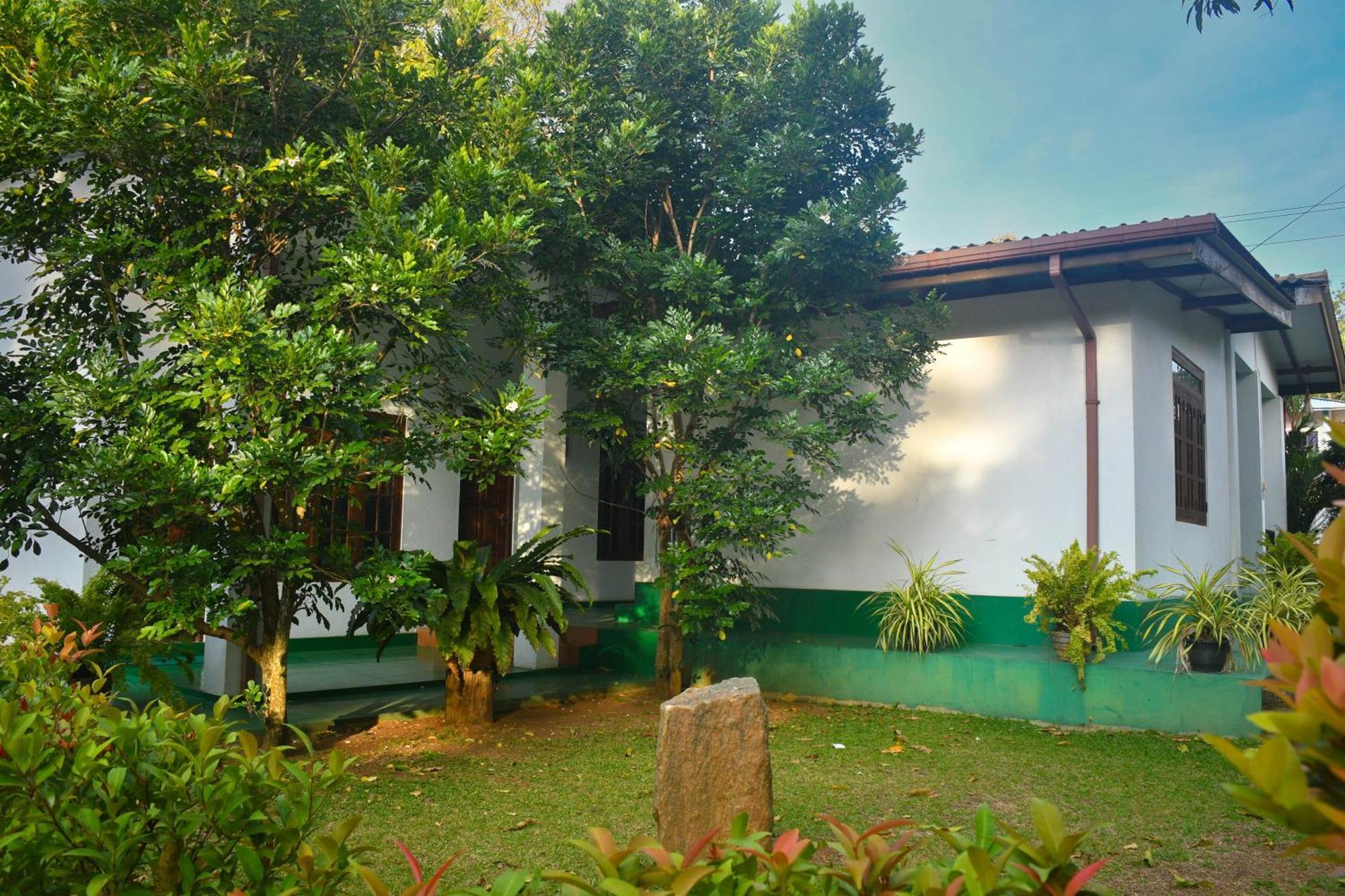 White Eagle Hotel Sigiriya Exterior foto
