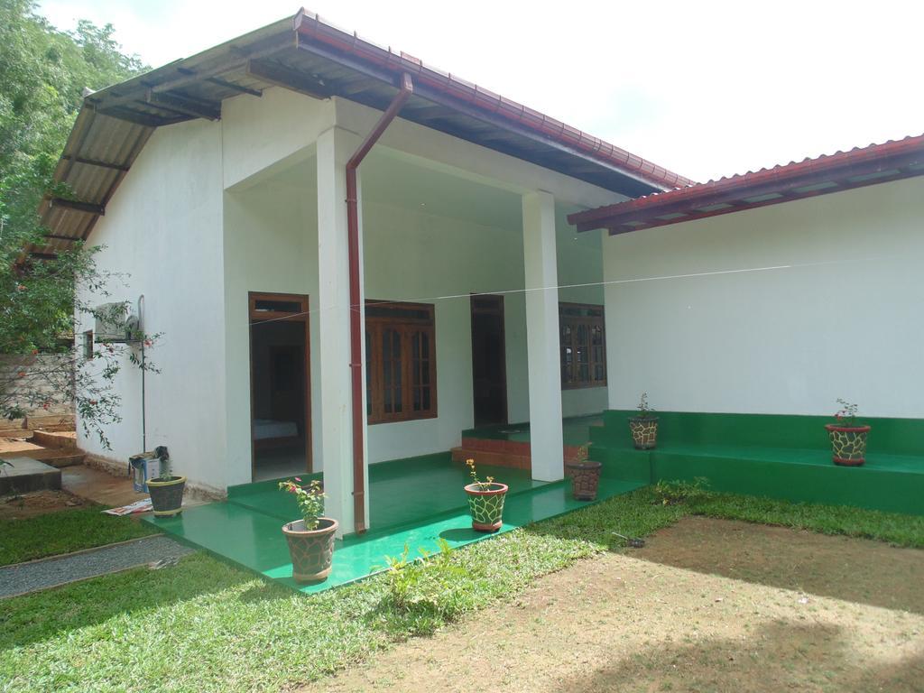 White Eagle Hotel Sigiriya Exterior foto